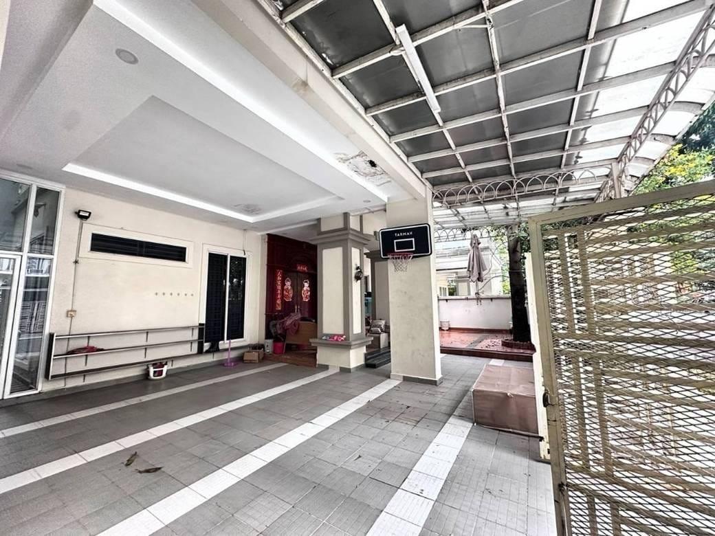$700,000 Villa Jumelle