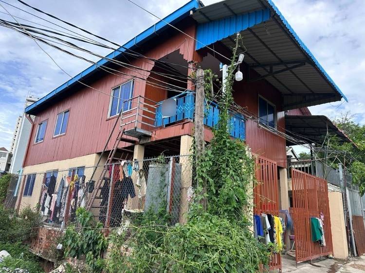 บ้าน สำหรับขาย ใน Chroy Changvar, Phnom Penh