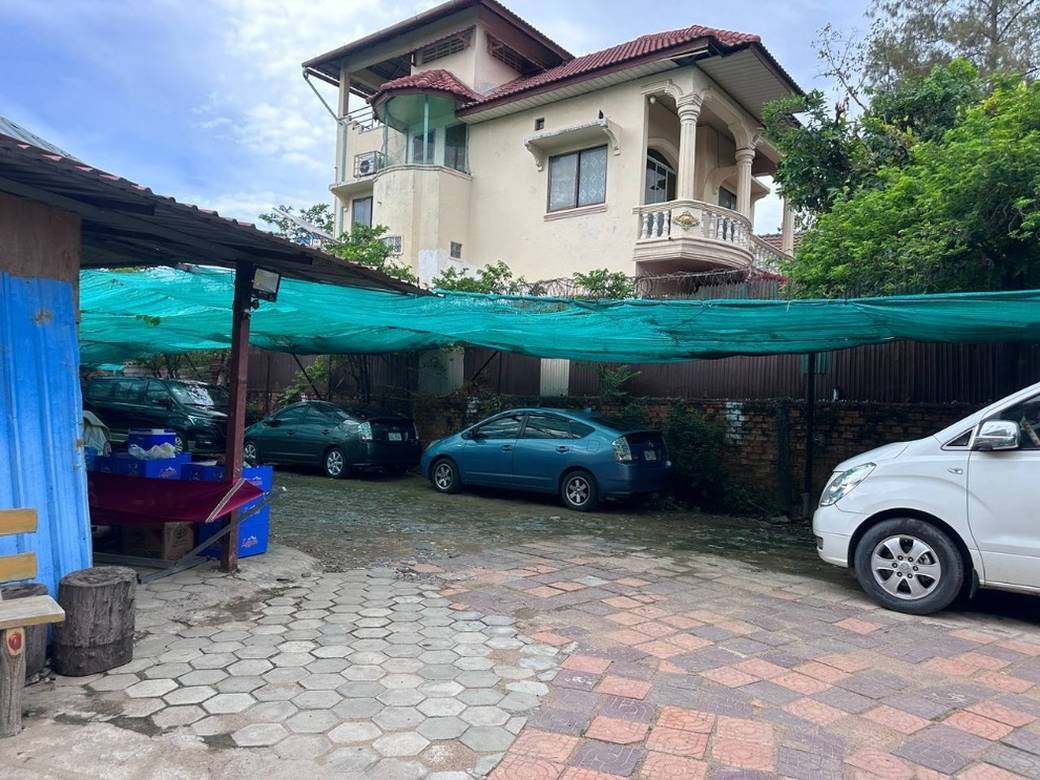 ដី សំរាប់លក់ នៅChroy Changvar តម្លៃ $1,500,000