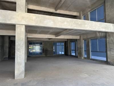 270 sqm Land Size Budova K pronájmu