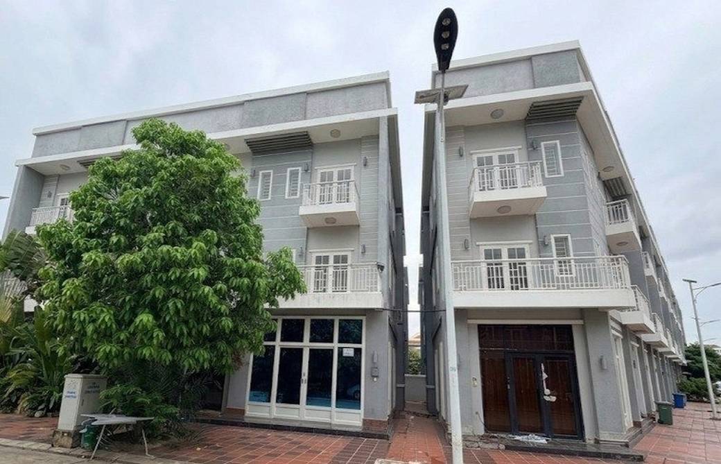 House for Sale | Prime Location | Negotiable Price
