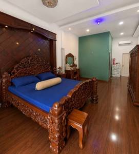 6 Bedrooms House and lot Na prodej