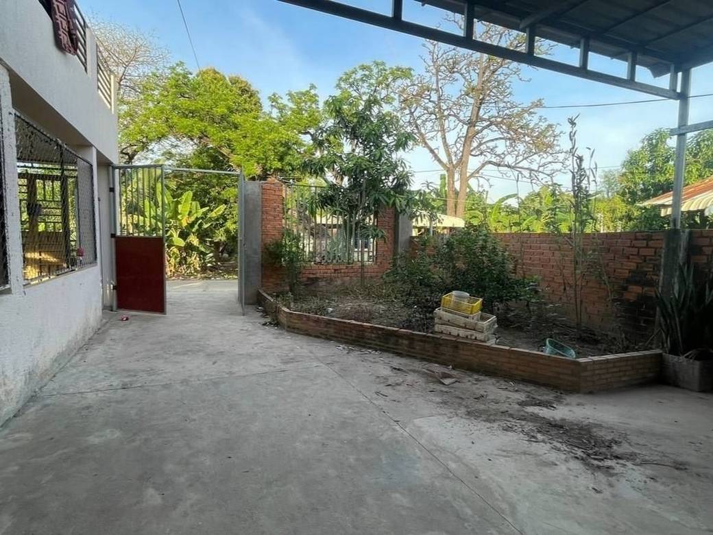 294 sqm Living Size House and lot Na prodej in Lvea Aem