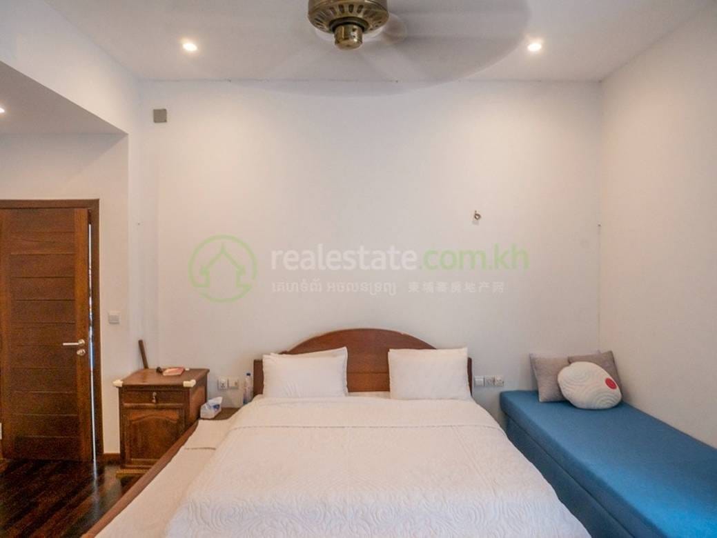 297 sqm Living Size Vila Na prodej in Siem Reap