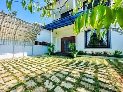 $900 Vila