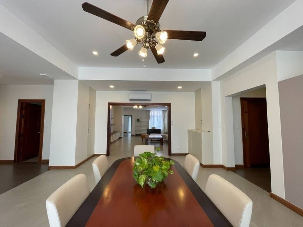 260 sqm Living Size Apartmán K pronájmu in Chamkarmon