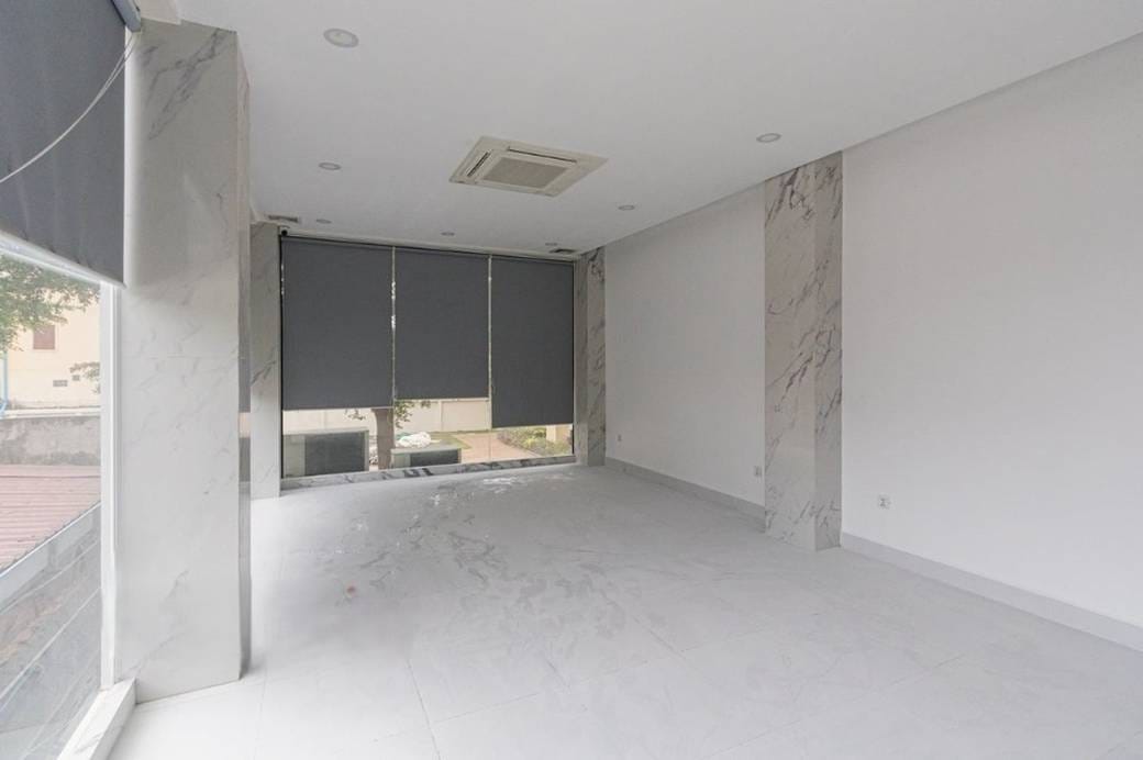 132 sqm Land Size Budova K pronájmu