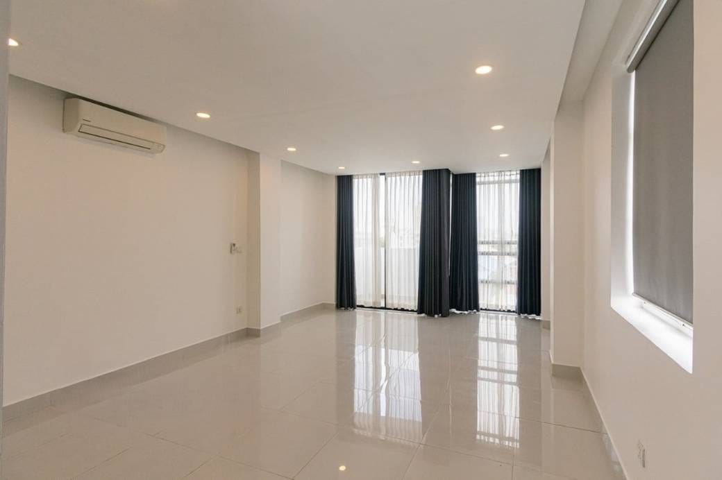 730 sqm Living Size Budova K pronájmu in Chamkarmon