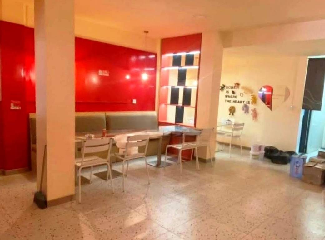 180 sqm Land Size Shophouse K pronájmu