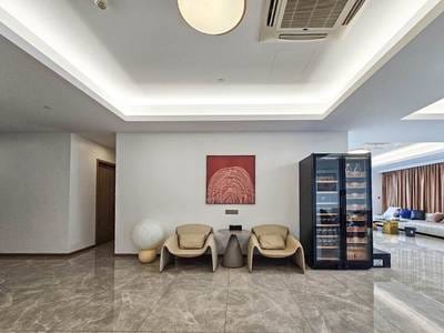 Zařízeno Penthouse K pronájmu