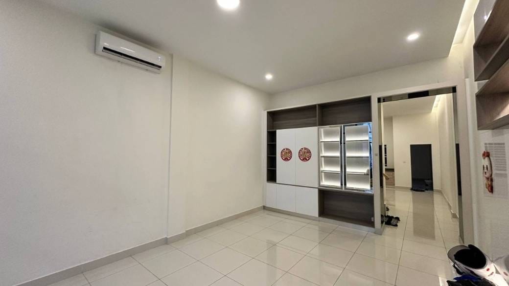 Chbar Ampovの店舗付住宅賃貸物件（Nirouth Chbar Ampov） $1,200