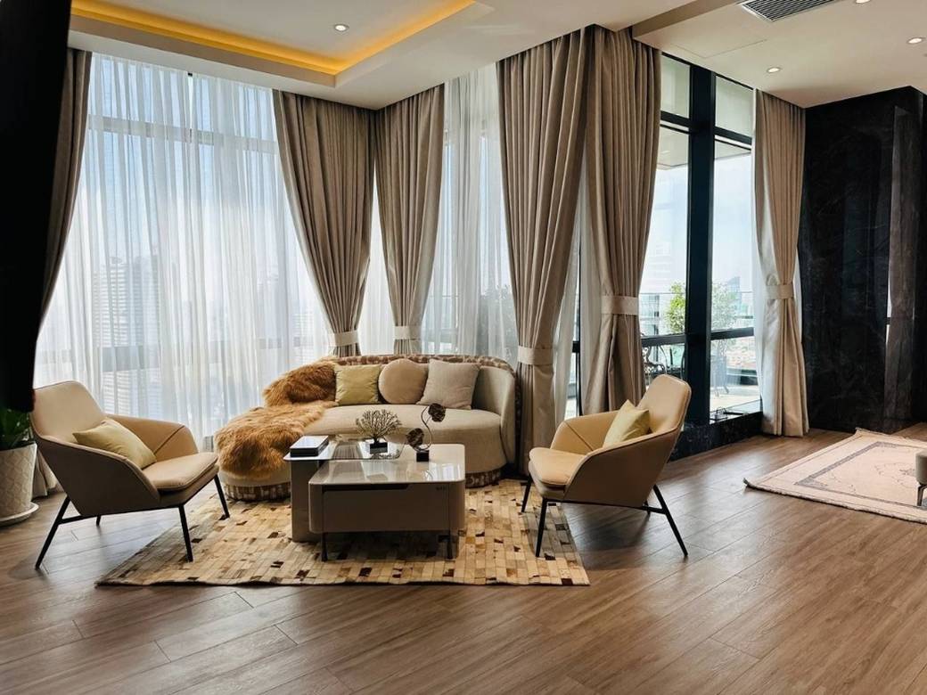 Penthouse K pronájmu in Chamkarmon $30,000