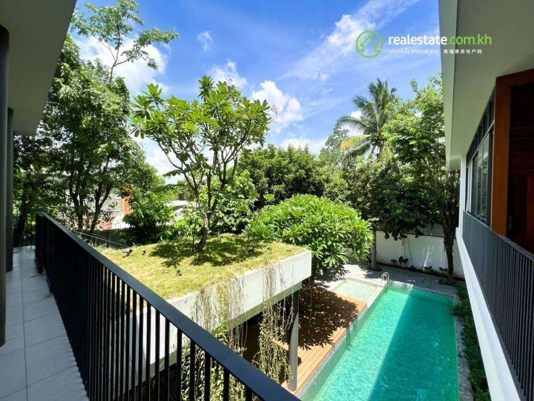 Vila For Sale & Rent in Veal Sbov, Chbar Ampov, Phnom Penh