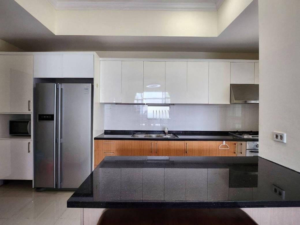 $1,350,000 Condo