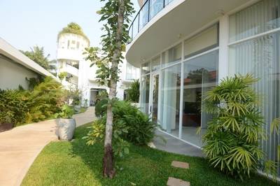 $550 Condo