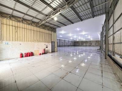 876 sqm Land Size Sklad K pronájmu