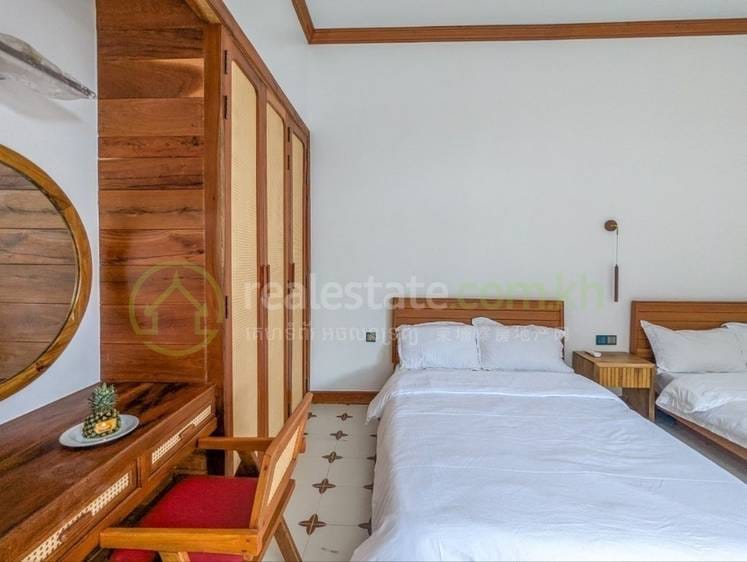 735 sqm Land Size House and lot Na prodej