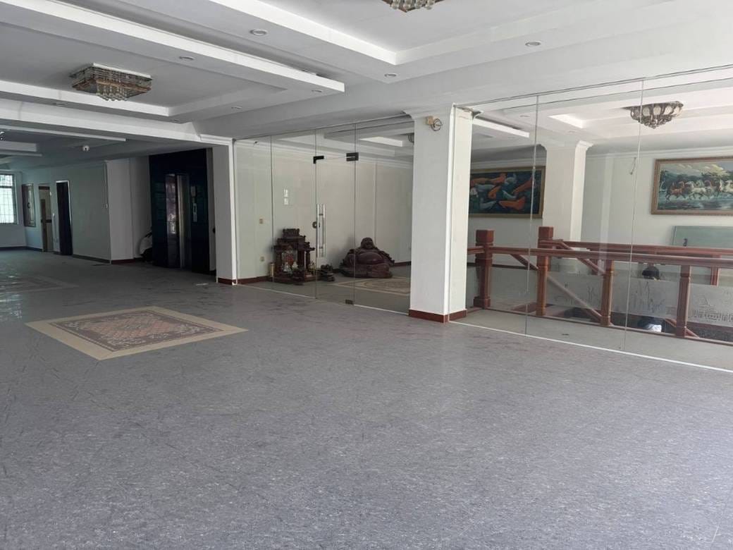 3,300 sqm Living Size Budova For Sale & Rent in Chamkarmon