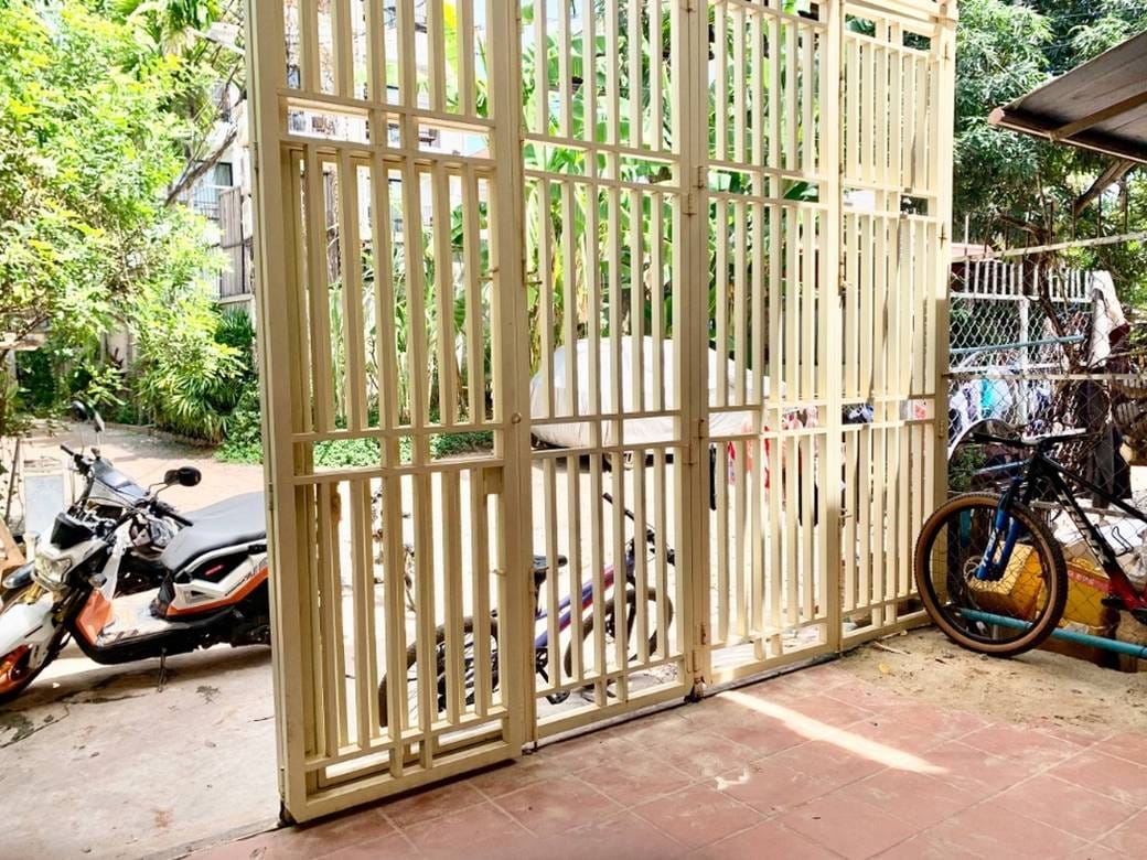 $700 House