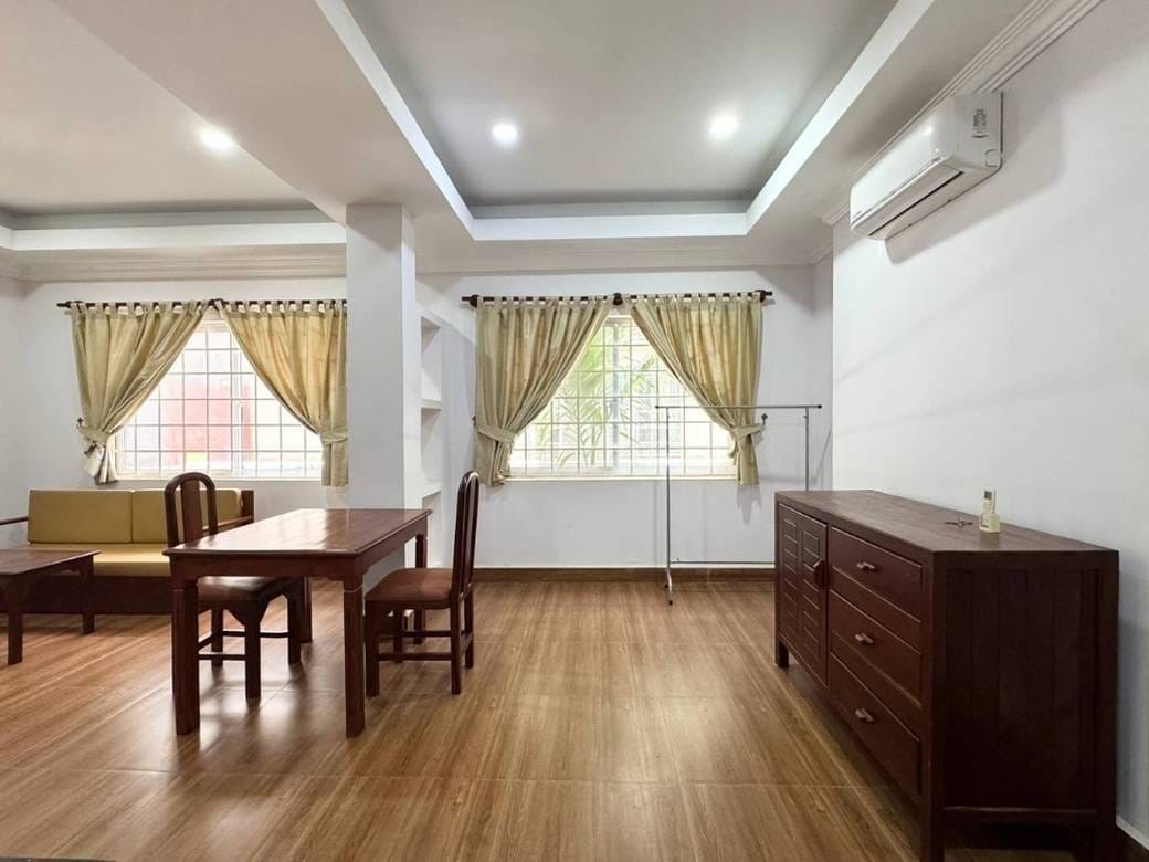 Apartment For Rent with 1 Parking Space