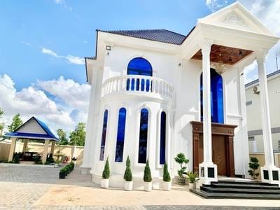 $250,000 Villa