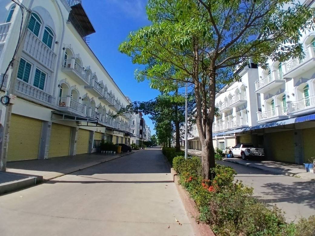 206.4 sqm Living Size Shophouse Na prodej in Dangkao