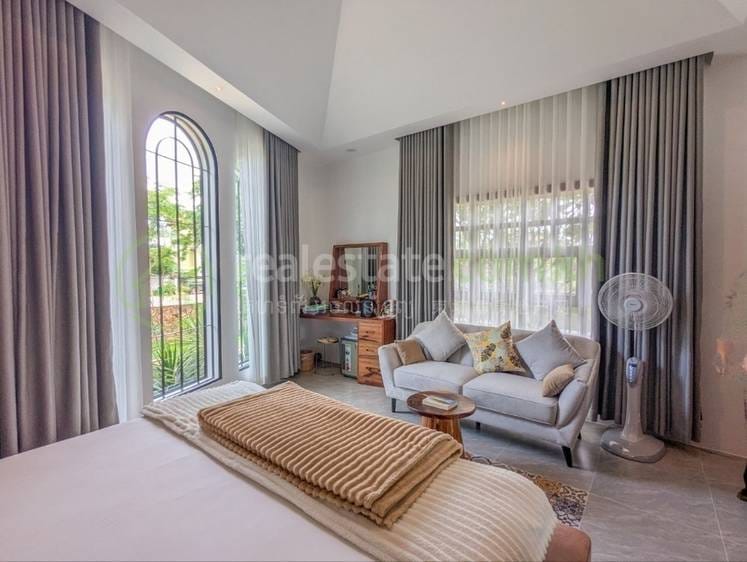 Siem Reap Villa For Sale in Sala Kamraeuk Siem Reap $490,000