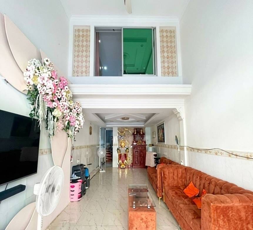 96.6 sqm Land Size House and lot Na prodej