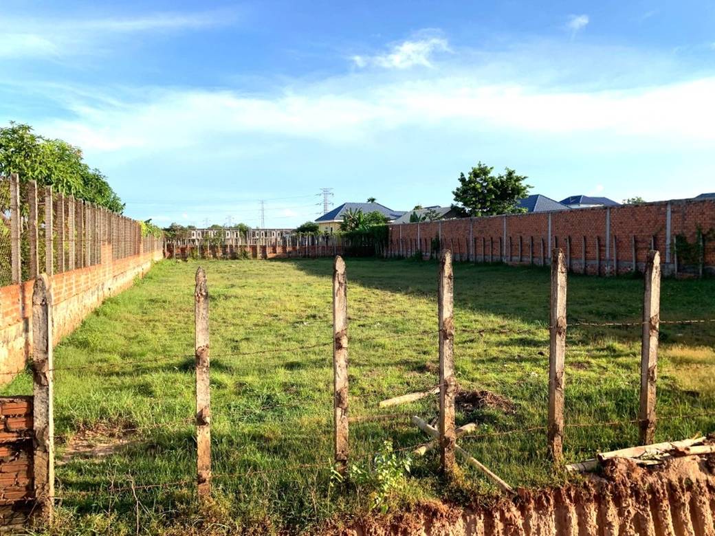 Lot Na prodej in Siem Reap $128,000