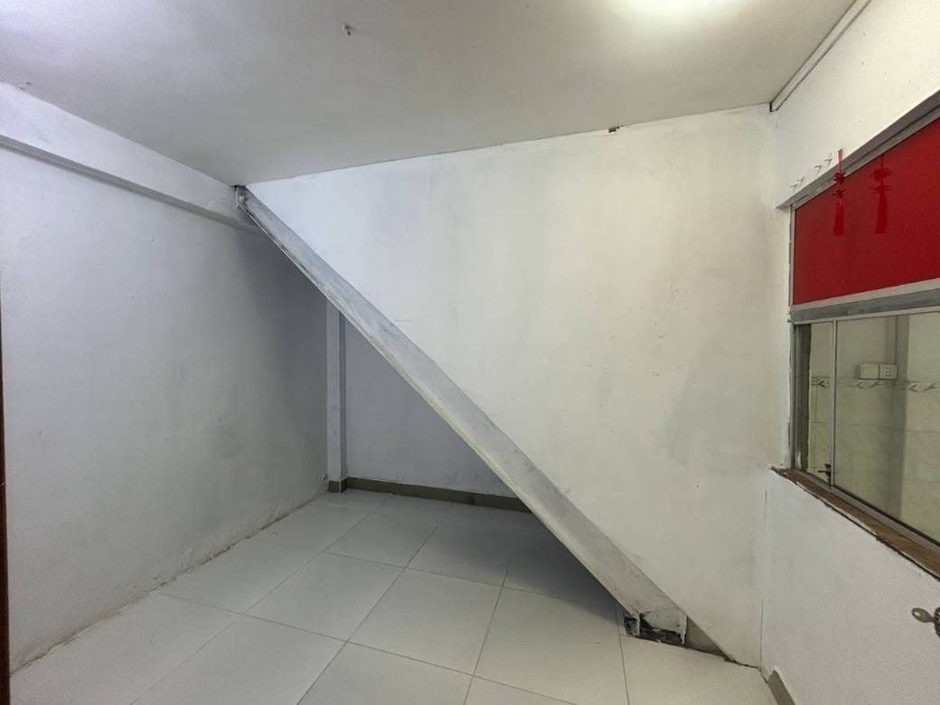 Daun Penh店屋出租，价格$1,000