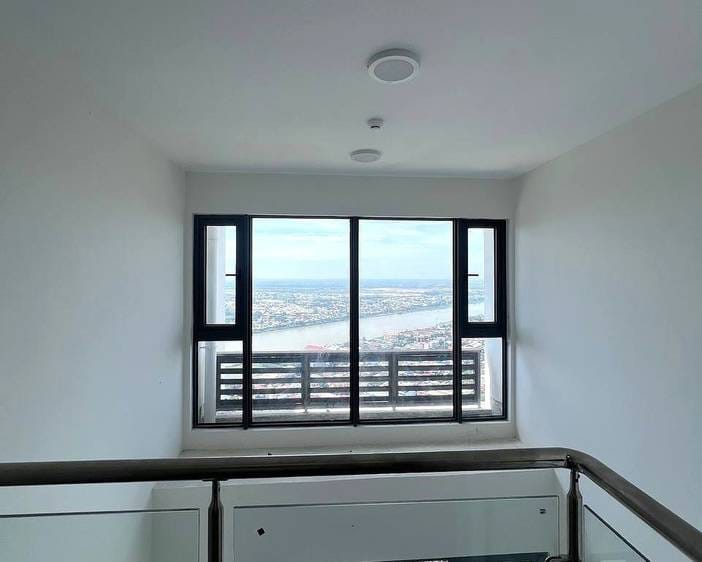 Urban Village Phase 2 | Condo À vendre de 90.51 m² de terrain