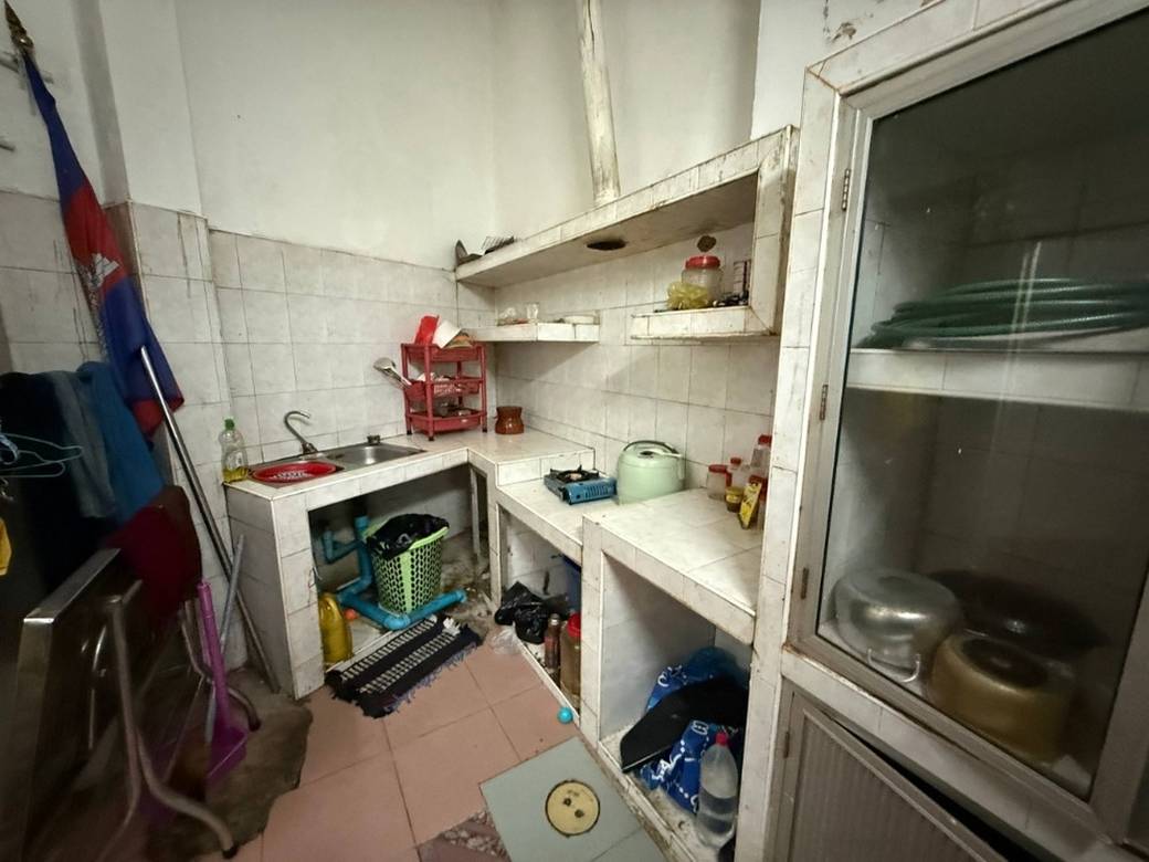 Daun Penh店屋出租，价格$1,500