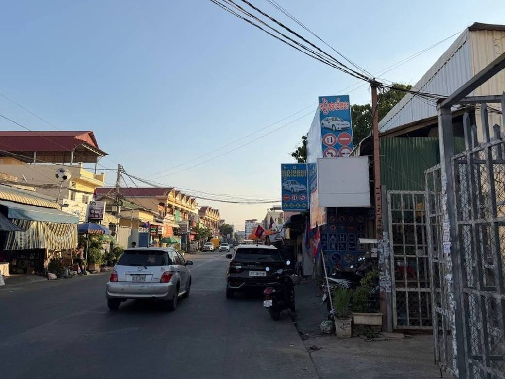 Flat House For Sale in Por Sen Chey $179,000