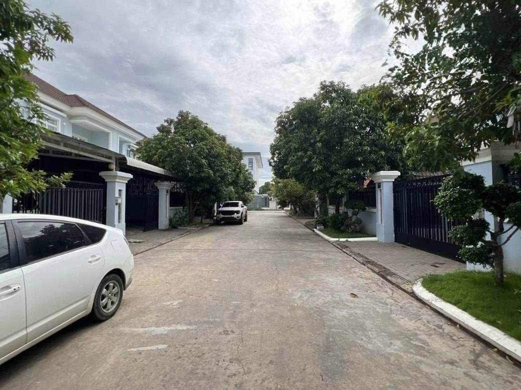 211.5 sqm Land Size Dvojvila Na prodej
