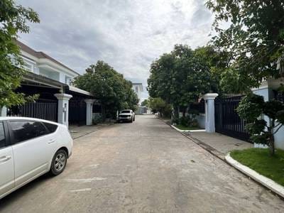 211.5 sqm Land Size Dvojvila Na prodej