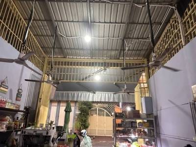 $650,000 Maison
