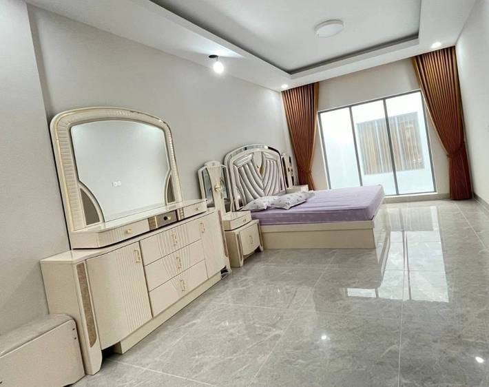 10 Bedrooms Building For Sale & Rent