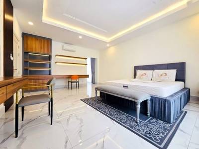 Borey Peng Huoth: The Star Platinum Eco Romance | 6 Bedrooms Vila K pronájmu