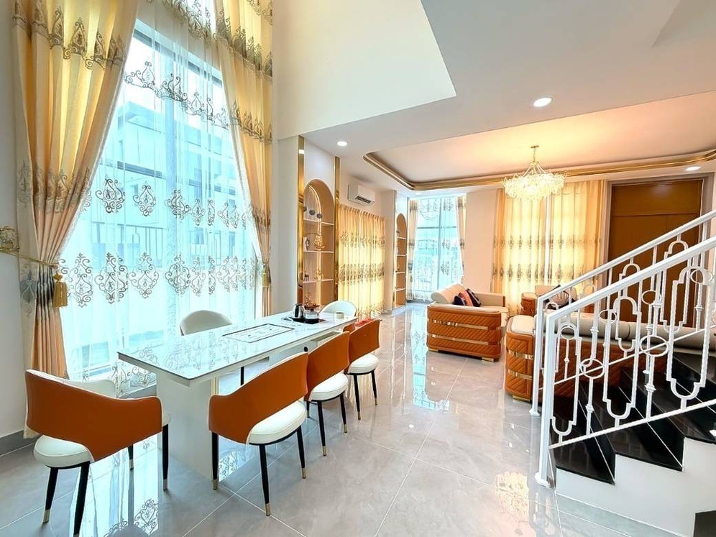 168 sqm Living Size Villa For Rent in Sihanoukville