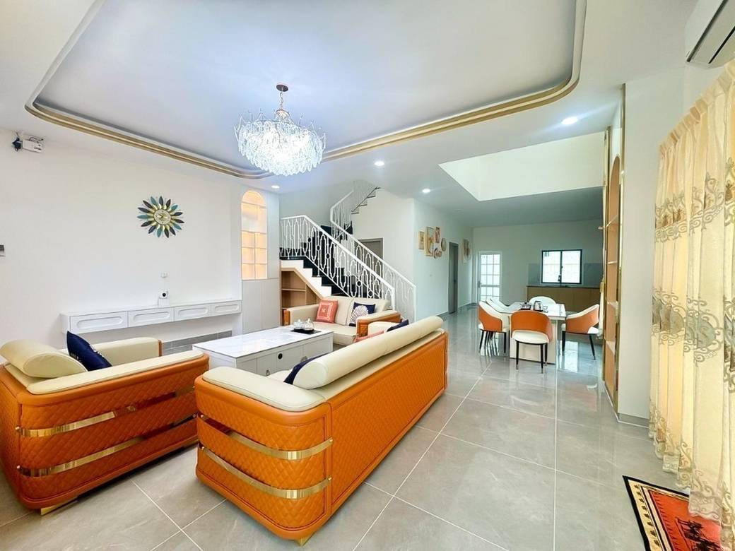 $4,000 Villa