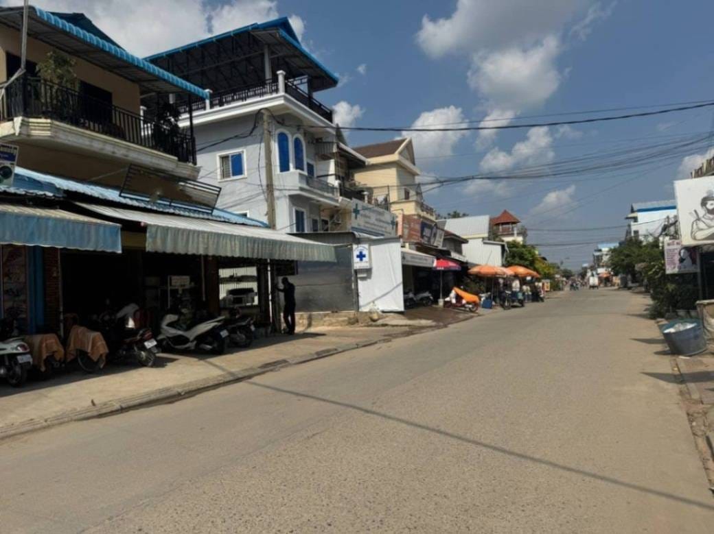 132.3 sqm Living Size Link House For Sale in Por Sen Chey