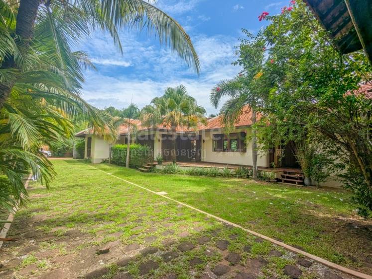 วิลล่า For Sale & Rent ขนาดที่ดิน 1,450 ตร.ม.