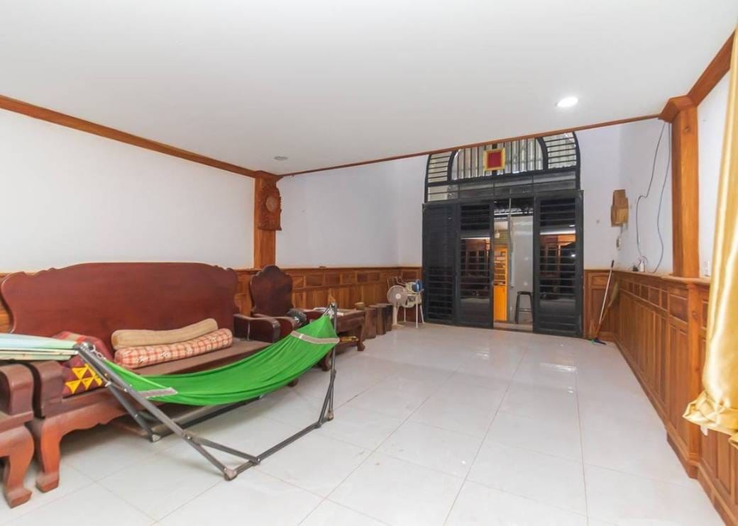 Zařízeno Shophouse Na prodej