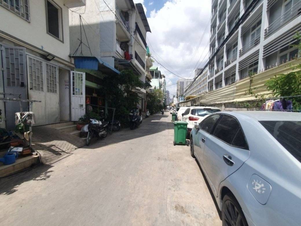 Řadový dům Na prodej in Tuek L'ak 1, Toul Kork, Phnom Penh