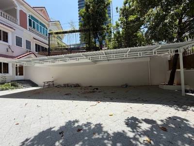 400 sqm Land Size Vila K pronájmu