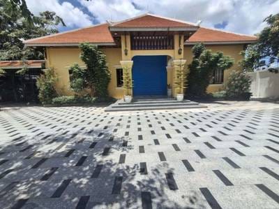 520.5 sqm Living Size Shophouse Na prodej in Tuek Chhou