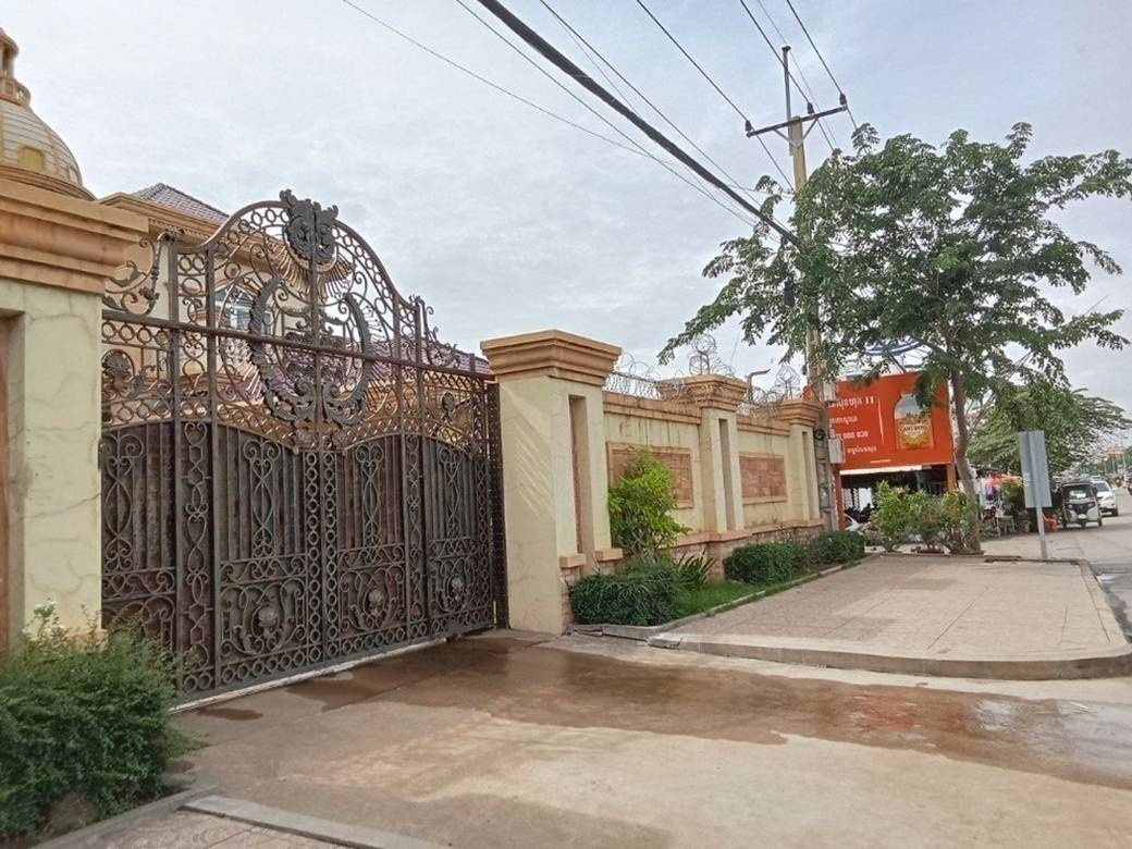 646 sqm Living Size Vila Na prodej in Sen Sok