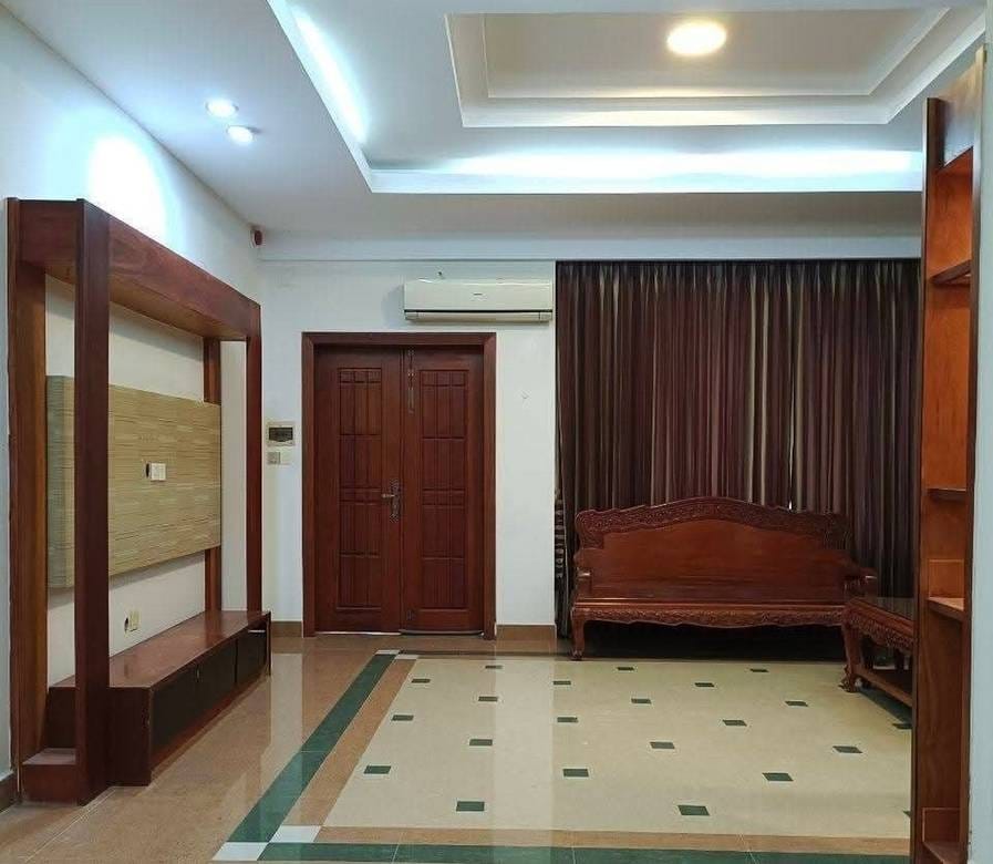 Borey Peng Huoth: The Star Platinum Athina | $1,100 Dvojvila