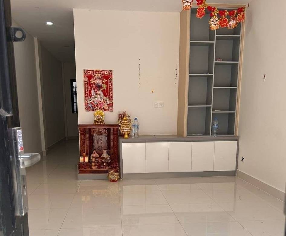 Link House For Sale with 1 Parking Space