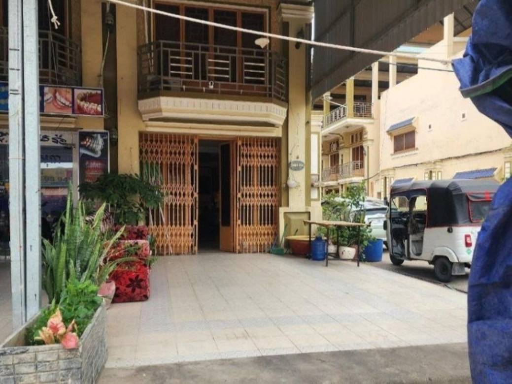 196.8 sqm Living Size Link House For Sale in Por Sen Chey